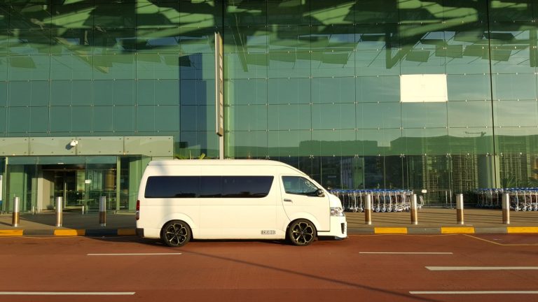 Why avail benefits of changi shuttle services?