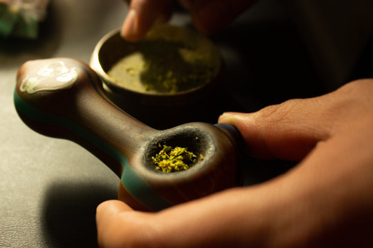 Top Picks for Cannabis Connoisseurs: Exploring the THC Cartridges